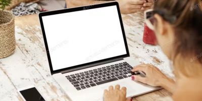 forum on laptop with lady